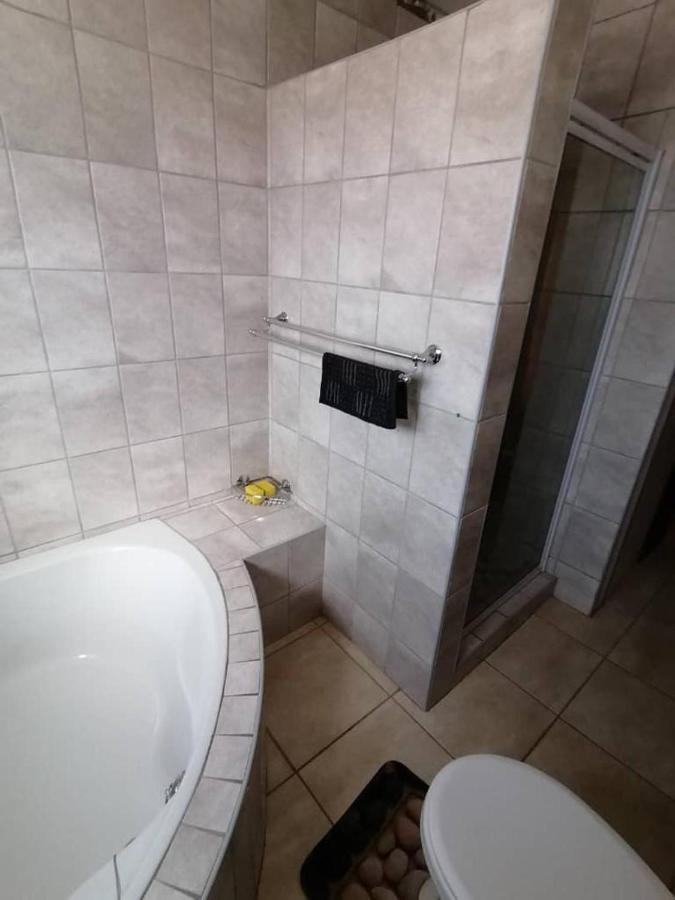 Jjp Self Catering - Three Bedroom House Luderitz Bagian luar foto