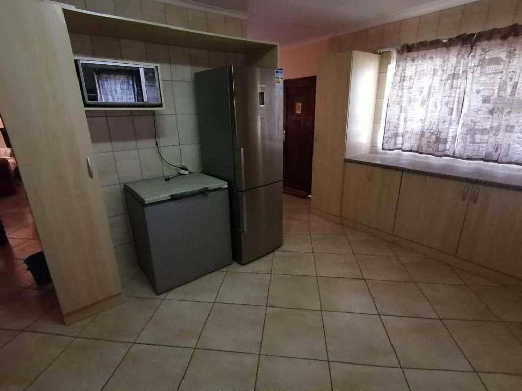 Jjp Self Catering - Three Bedroom House Luderitz Bagian luar foto