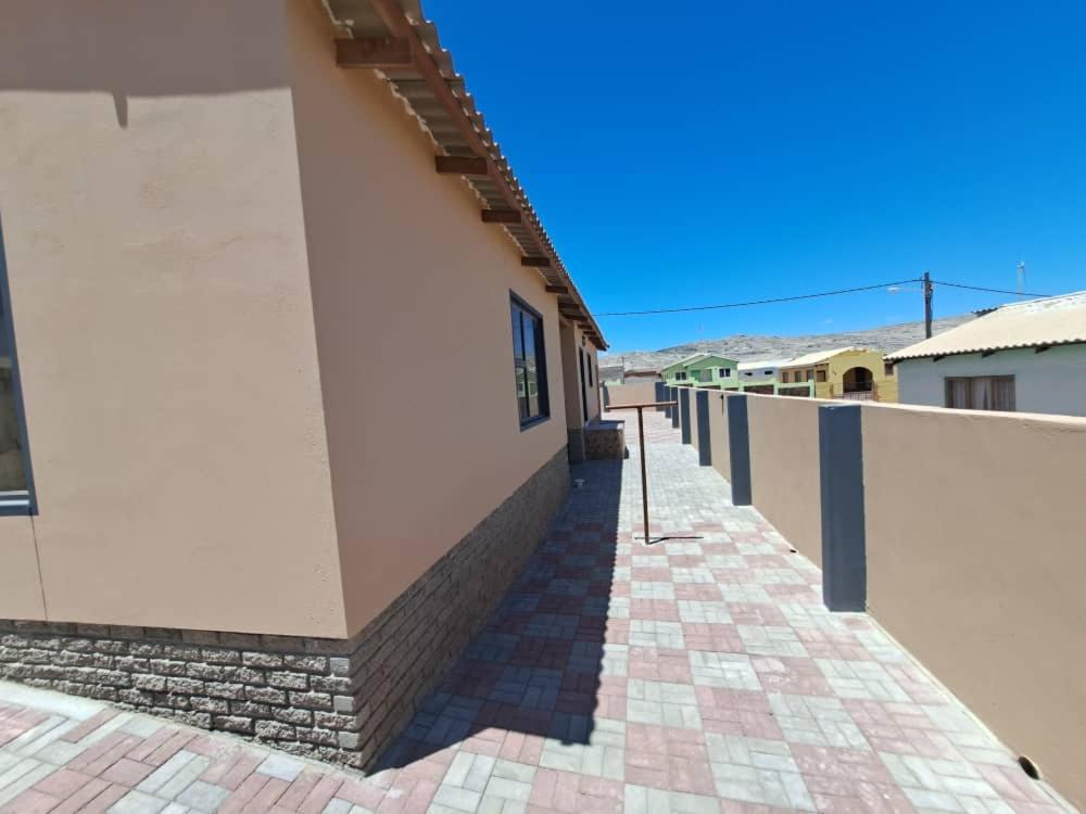 Jjp Self Catering - Three Bedroom House Luderitz Bagian luar foto